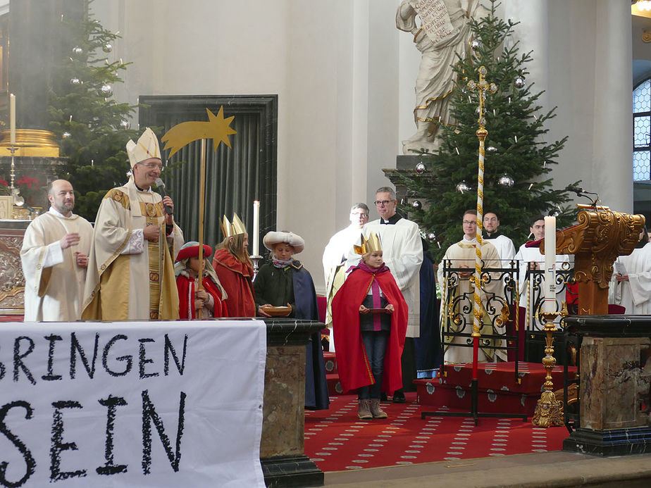 Aussendung der Sternsinger im Hohen Dom zu Fulda (Foto: Karl-Franz Thiede)